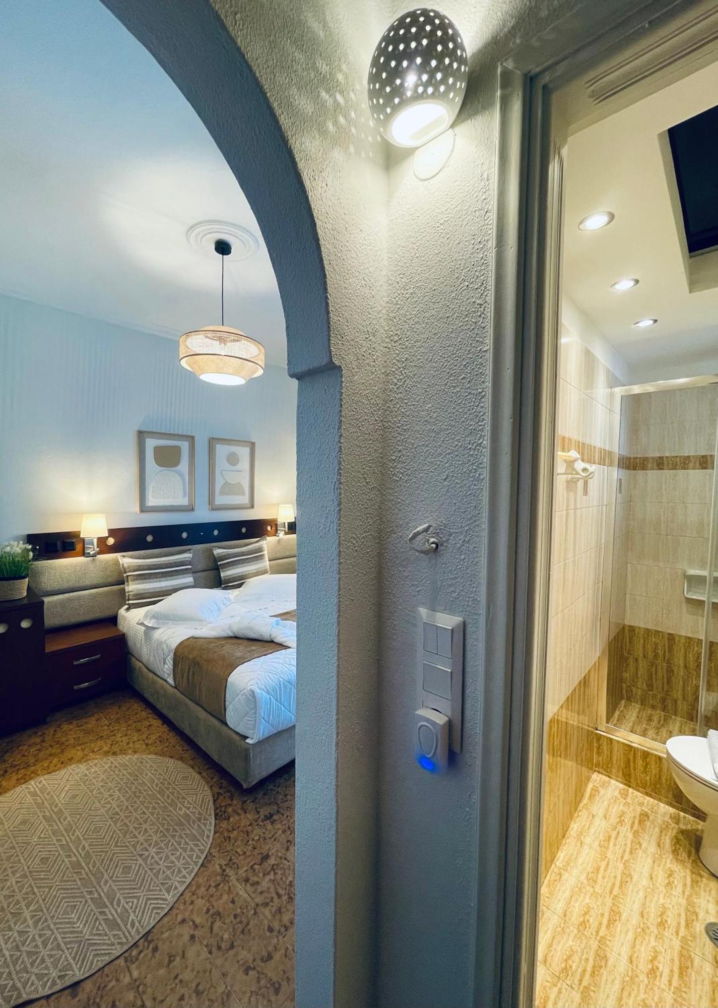 Semiramis Guesthouse Адамас Экстерьер фото