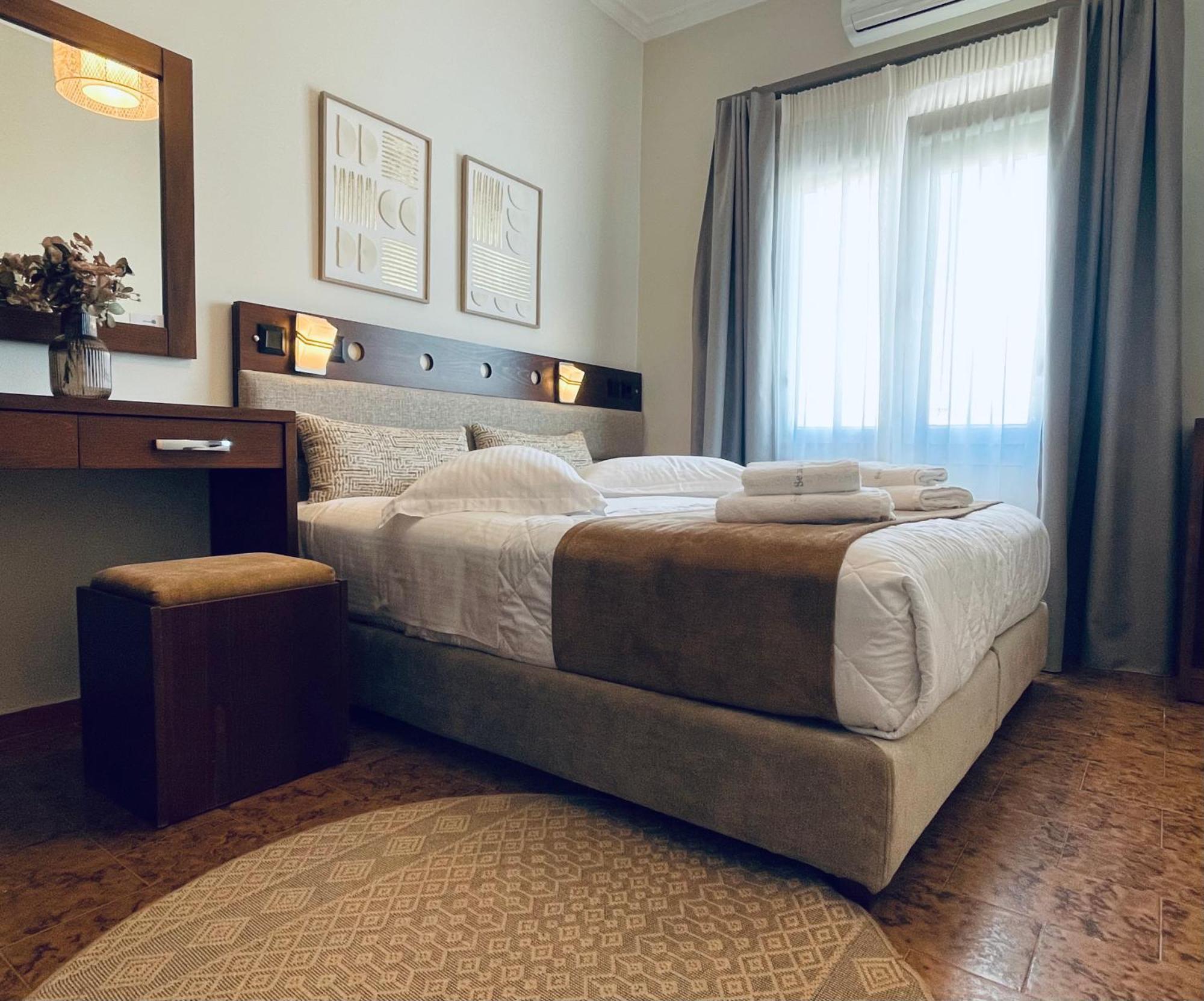Semiramis Guesthouse Адамас Экстерьер фото